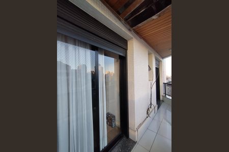 Apartamento à venda com 370m², 4 quartos e 4 vagas Apartamento à venda com 370m², 4 quartos e 4 vagasSacada dos Quartos