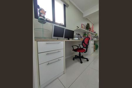 Apartamento à venda com 370m², 4 quartos e 4 vagas Apartamento à venda com 370m², 4 quartos e 4 vagasEscritório