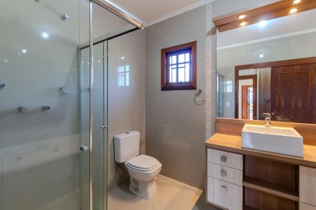 Casa à venda com 196m², 3 quartos e 2 vagasBanheiro da Suíte