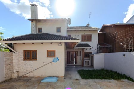 Casa à venda com 196m², 3 quartos e 2 vagasQuintal