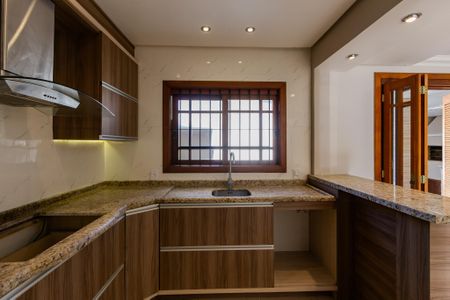 Casa à venda com 196m², 3 quartos e 2 vagasCozinha