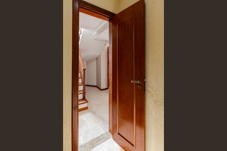 Casa à venda com 196m², 3 quartos e 2 vagasLavabo