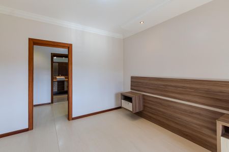 Casa à venda com 196m², 3 quartos e 2 vagasSuíte