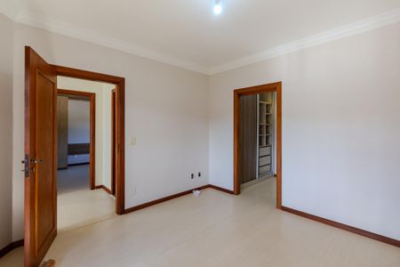 Casa à venda com 196m², 3 quartos e 2 vagasSuíte