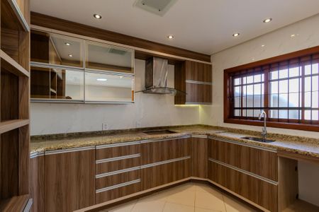 Casa à venda com 196m², 3 quartos e 2 vagasCozinha