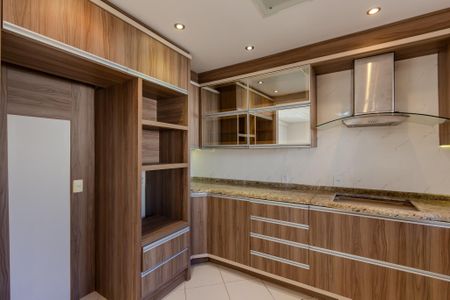 Casa à venda com 196m², 3 quartos e 2 vagasCozinha