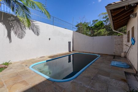 Casa à venda com 196m², 3 quartos e 2 vagasQuintal