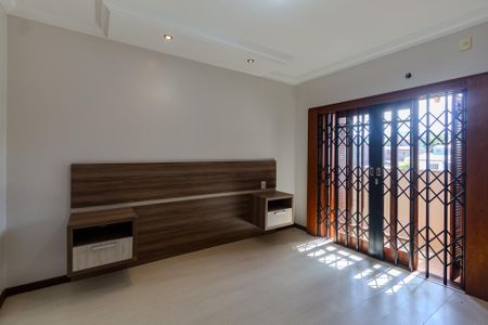 Casa à venda com 196m², 3 quartos e 2 vagasSuíte