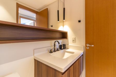 Apartamento à venda com 120m², 3 quartos e 2 vagas Apartamento à venda com 120m², 3 quartos e 2 vagasBanheiro Social