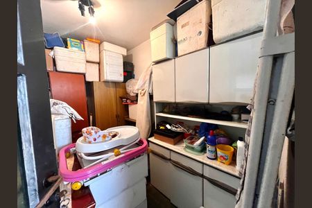 Casa à venda com 264m², 4 quartos e 4 vagas Casa à venda com 264m², 4 quartos e 4 vagasQuarto de Serviço