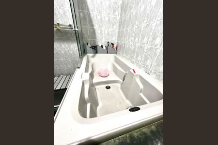 Casa à venda com 264m², 4 quartos e 4 vagas Casa à venda com 264m², 4 quartos e 4 vagasBanheiro Suíte 3