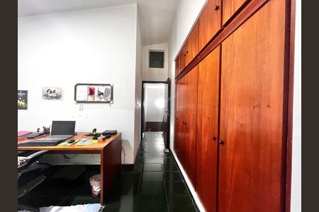 Casa à venda com 264m², 4 quartos e 4 vagas Casa à venda com 264m², 4 quartos e 4 vagasQuarto 1