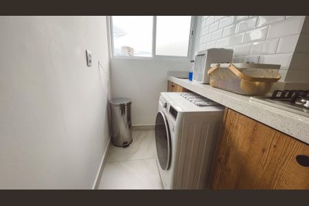 Apartamento à venda com 44m², 2 quartos e 1 vaga Apartamento à venda com 44m², 2 quartos e 1 vagaCozinha e Área de Serviço