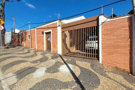 Casa à venda com 400m², 4 quartos e 3 vagasFachada