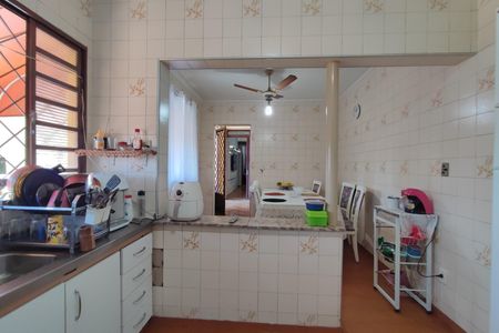 Casa à venda com 400m², 4 quartos e 3 vagasCozinha