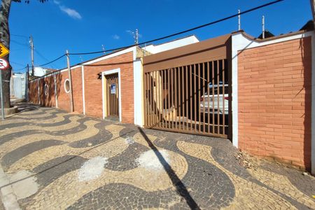 Casa à venda com 400m², 4 quartos e 3 vagasFachada
