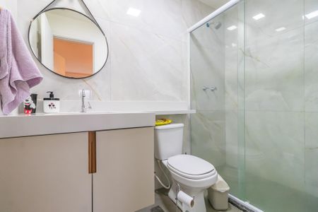 Apartamento para alugar com 70m², 2 quartos e 1 vaga Apartamento para alugar com 70m², 2 quartos e 1 vagaBanheiro da Suíte