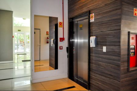 Apartamento à venda com 68m², 2 quartos e 1 vagaÁrea comum