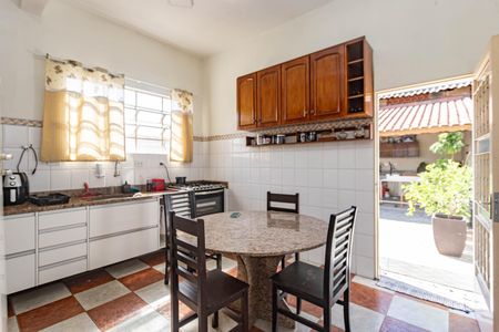 Casa à venda com 360m², 3 quartos e 2 vagas