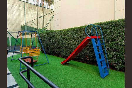 Apartamento à venda com 77m², 2 quartos e 1 vaga Apartamento à venda com 77m², 2 quartos e 1 vagaÁrea comum - Playground