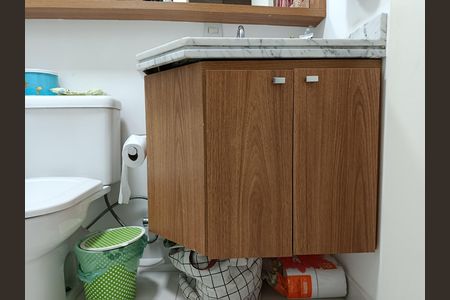 Apartamento à venda com 77m², 2 quartos e 1 vaga Apartamento à venda com 77m², 2 quartos e 1 vagaBanheiro Social