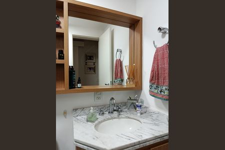 Apartamento à venda com 77m², 2 quartos e 1 vaga Apartamento à venda com 77m², 2 quartos e 1 vagaBanheiro Social