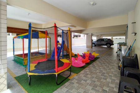 Apartamento para alugar com 110m², 2 quartos e 1 vaga Apartamento para alugar com 110m², 2 quartos e 1 vagaÁrea comum - Playground