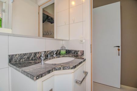 Apartamento à venda com 70m², 2 quartos e 2 vagasBanheiro da Suíte