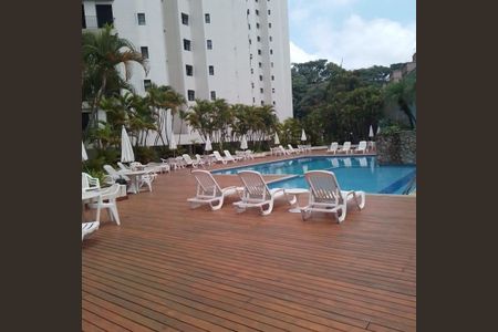 Apartamento à venda com 74m², 3 quartos e 1 vaga Apartamento à venda com 74m², 3 quartos e 1 vagaÁrea comum - Piscina