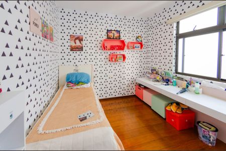 Apartamento à venda com 213m², 3 quartos e 4 vagasQuarto 2