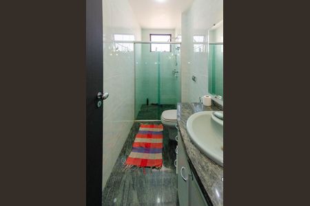 Apartamento à venda com 213m², 3 quartos e 4 vagasBanheiro 1