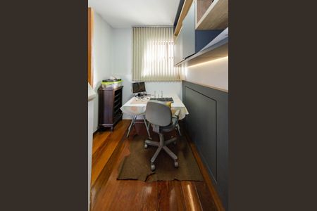 Apartamento à venda com 213m², 3 quartos e 4 vagasEscritório