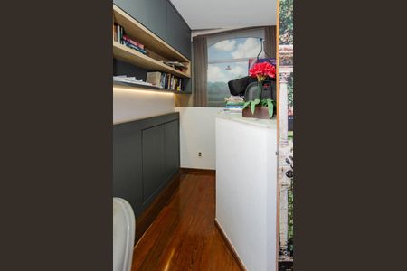 Apartamento à venda com 213m², 3 quartos e 4 vagasEscritório