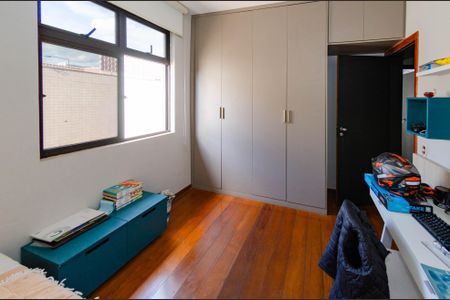 Apartamento à venda com 213m², 3 quartos e 4 vagasQuarto 1