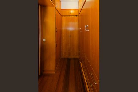 Apartamento à venda com 213m², 3 quartos e 4 vagasCloset Suíte