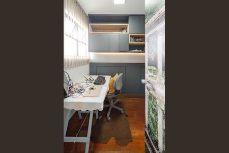 Apartamento à venda com 213m², 3 quartos e 4 vagasEscritório