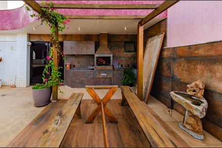 Apartamento à venda com 213m², 3 quartos e 4 vagasCobertura