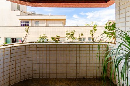 Apartamento à venda com 213m², 3 quartos e 4 vagasVaranda