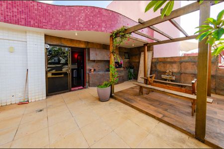 Apartamento à venda com 213m², 3 quartos e 4 vagasCobertura