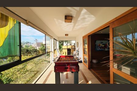 Casa de condomínio à venda com 407m², 6 quartos e 4 vagasVaranda - Sala