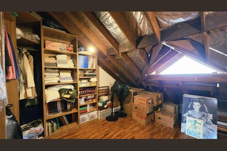 Casa de condomínio à venda com 407m², 6 quartos e 4 vagasSótão