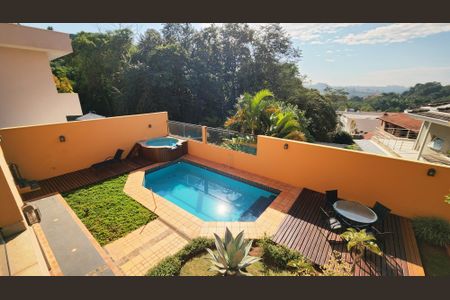 Casa de condomínio à venda com 407m², 6 quartos e 4 vagasVista - Sala