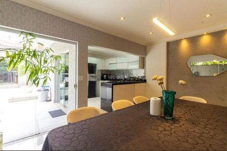 Casa à venda com 300m², 4 quartos e 4 vagasFoto 12