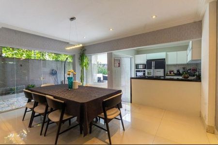 Casa à venda com 300m², 4 quartos e 4 vagasFoto 34