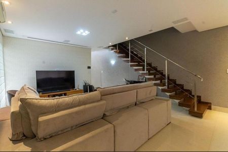 Casa à venda com 300m², 4 quartos e 4 vagasFoto 02