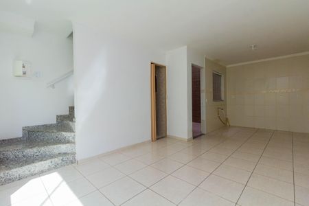 Casa à venda com 72m², 2 quartos e 1 vaga Casa à venda com 72m², 2 quartos e 1 vagaSala/Cozinha