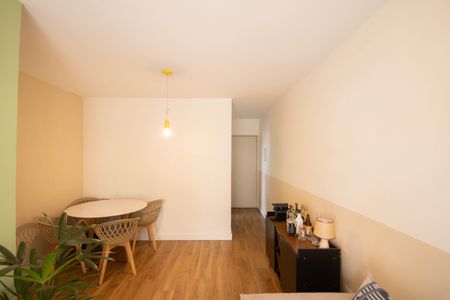 Apartamento para alugar com 63m², 2 quartos e 1 vagaSala