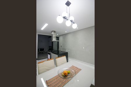 Casa à venda com 140m², 3 quartos e 2 vagas Casa à venda com 140m², 3 quartos e 2 vagasCozinha