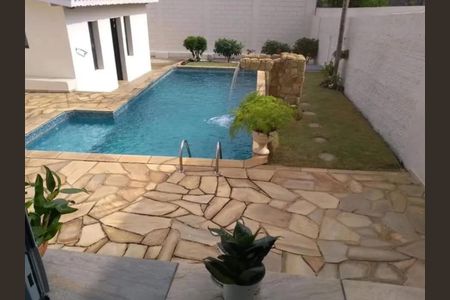 Casa à venda com 115m², 2 quartos e 3 vagasFoto 02