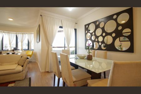 Apartamento à venda com 120m², 3 quartos e 2 vagas Apartamento à venda com 120m², 3 quartos e 2 vagasSala